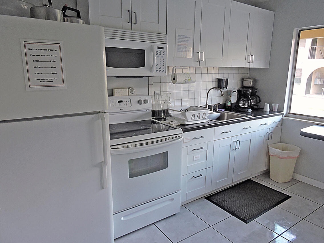 329 Pine Ridge Circle, Unit C1 Greenacres, FL 33463 - Photo 38 of 46 DSCN6589