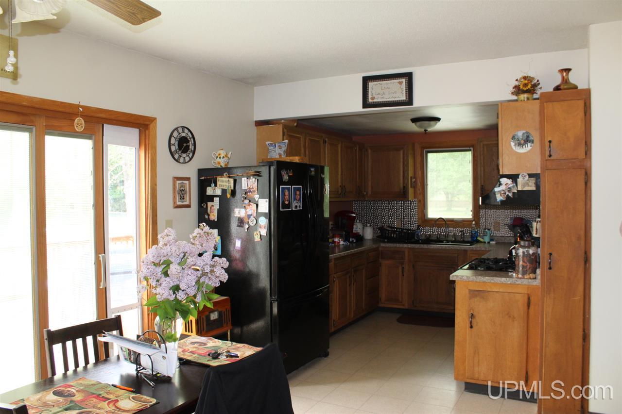 513 Cary Road Hurley, WI 54534 - Photo 4 of 13 Gallery Image 4
