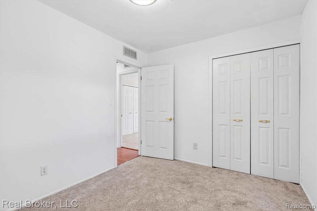 48050 Hull Road Belleville, MI 48111 - Photo 31 of 39