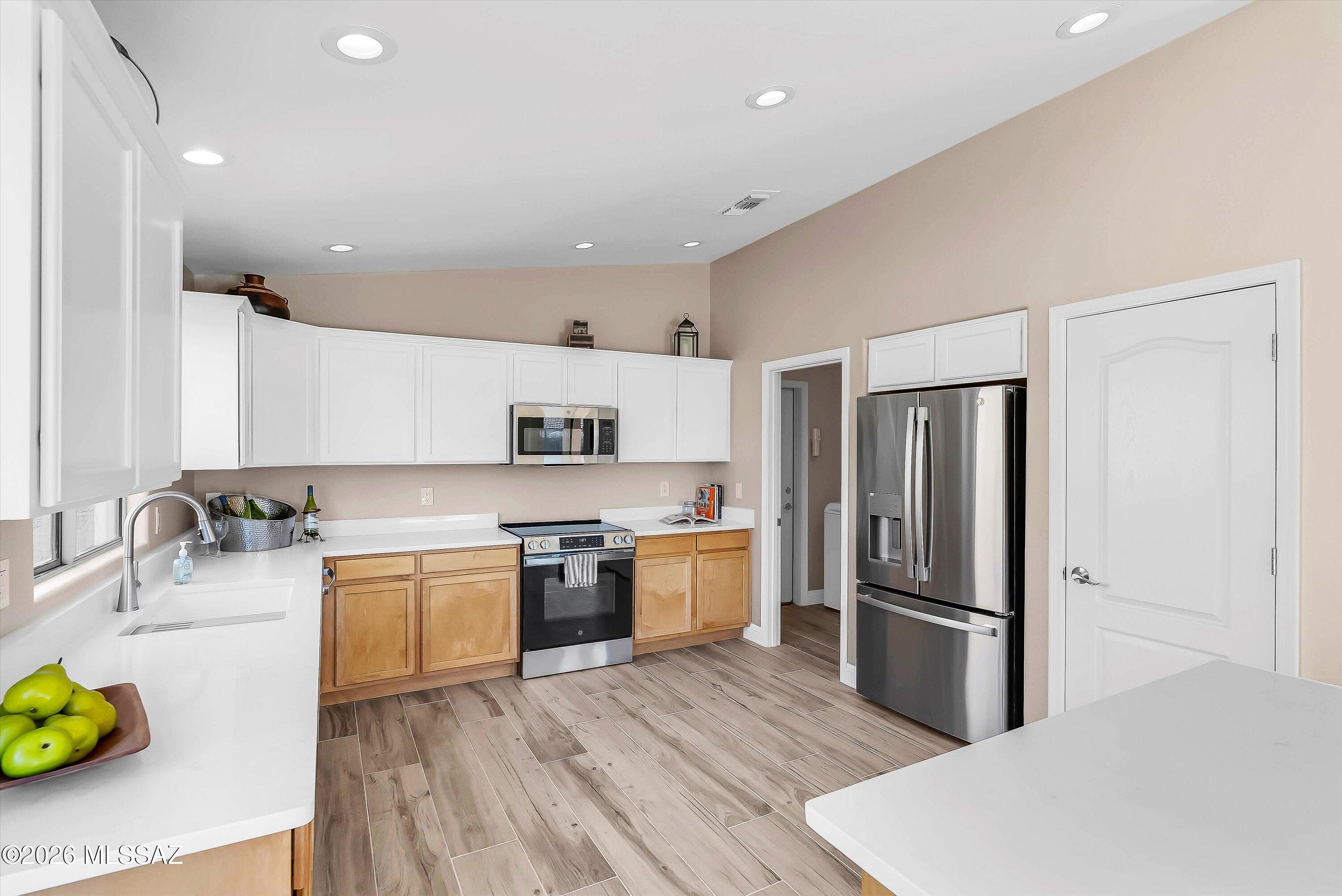 309 West Sugar Loaf Road Tucson, AZ 85737 - Photo 3 of 36