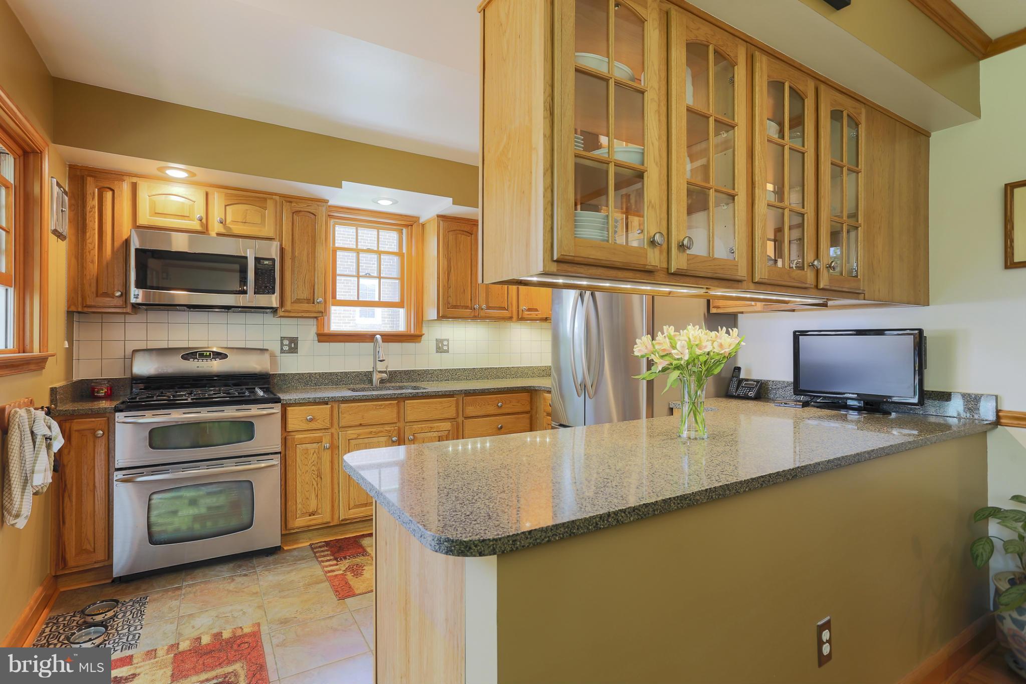 33 Dungarrie Road Catonsville, MD 21228 - Photo 11 of 29 Plenty of Counter Space