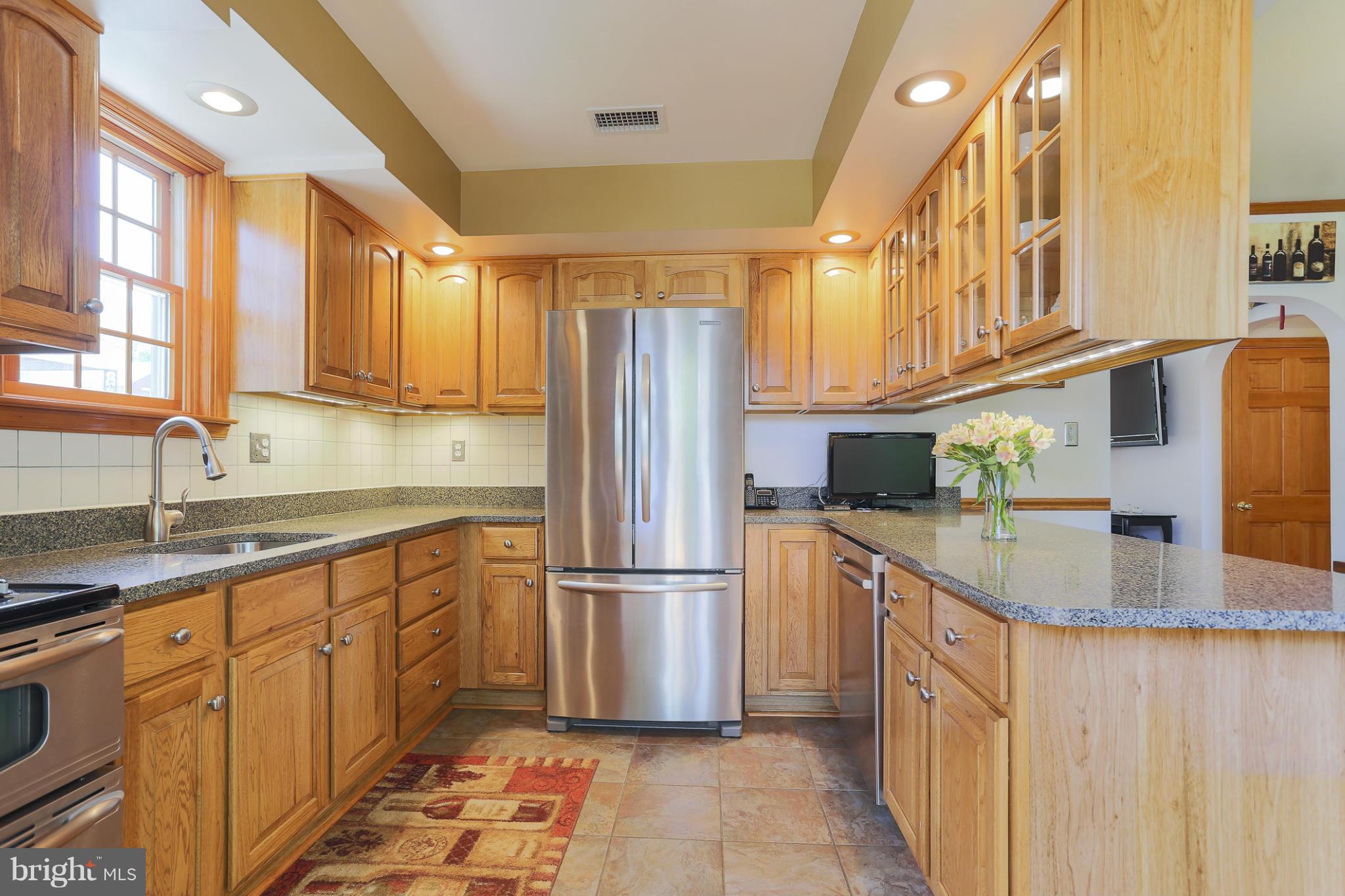 33 Dungarrie Road Catonsville, MD 21228 - Photo 14 of 29 Kitchen