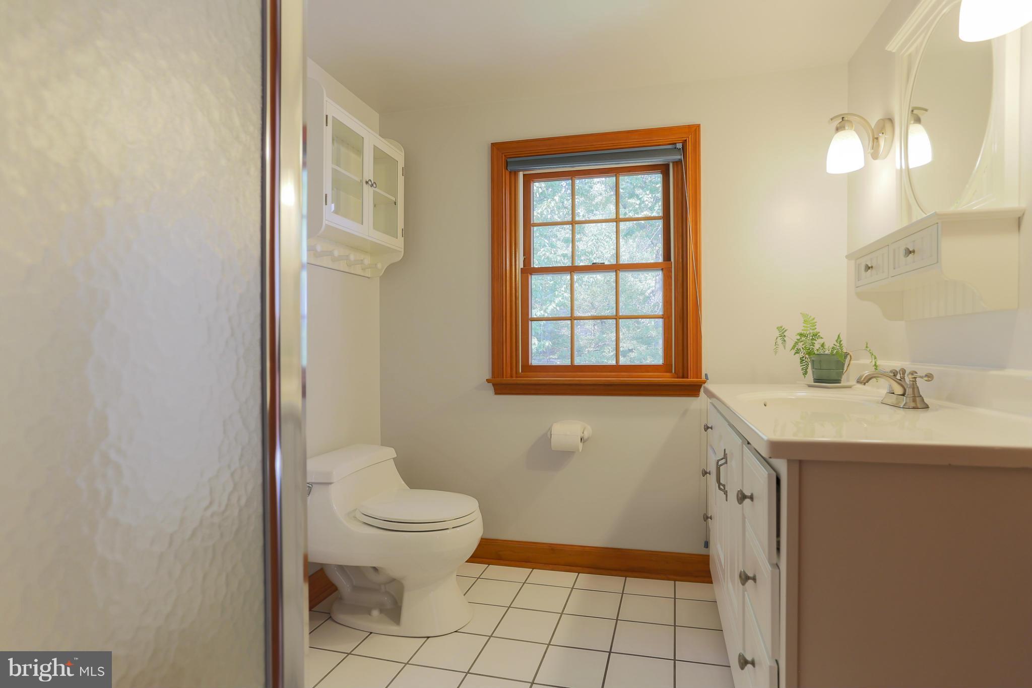 33 Dungarrie Road Catonsville, MD 21228 - Photo 22 of 29 Second Full Bath Upstairs