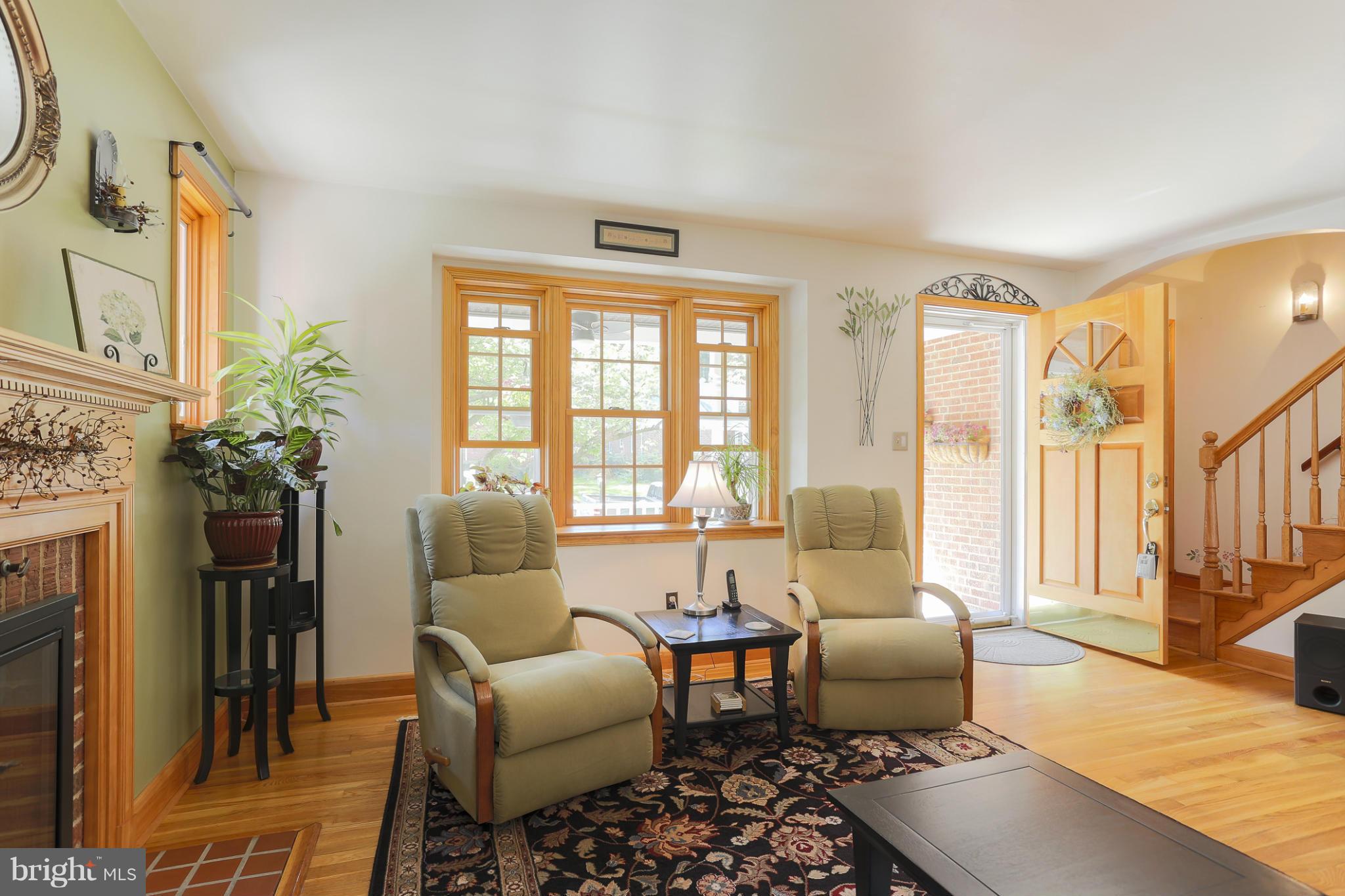 33 Dungarrie Road Catonsville, MD 21228 - Photo 6 of 29 Family Roomw Natural Wood Andersen Windows