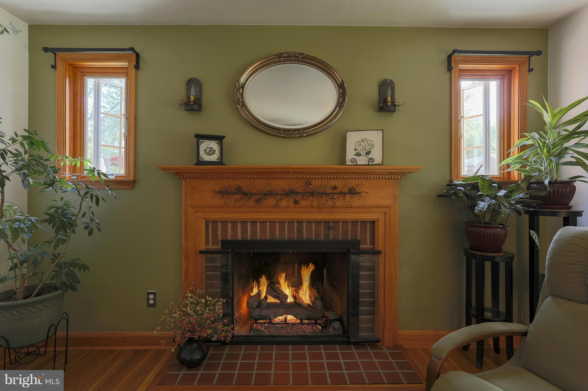 33 Dungarrie Road Catonsville, MD 21228 - Photo 9 of 29 Beautiful Gas Fireplace