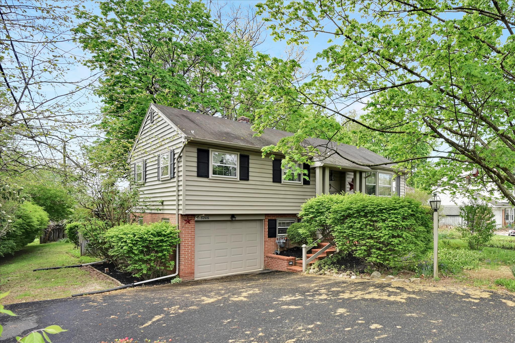 3206 Nolt Road Lancaster, PA 17601 - Photo 1 of 35 Newer siding and gutters.