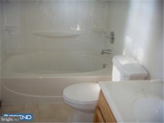 118 Gumspring Road Newark, DE 19713 - Photo 2 of 10 Bathroom