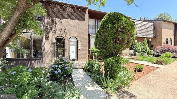 $649,500 | 4933 Oriskany Drive, Annandale, VA 22003