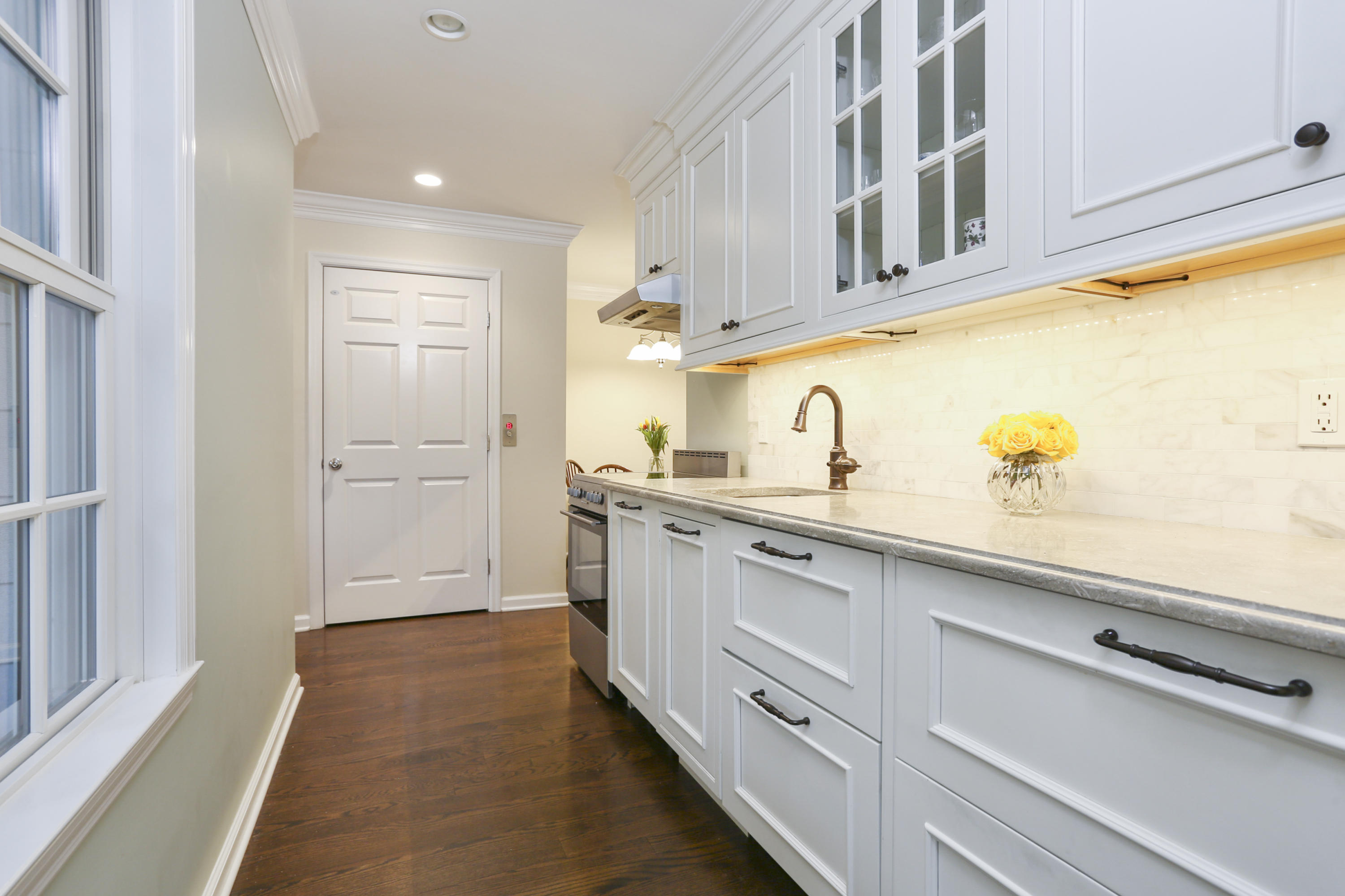 81 Rilling Ridge New Canaan, CT 06840 - Photo 23 of 44 037-photo-in-law-kichenette-9037214
