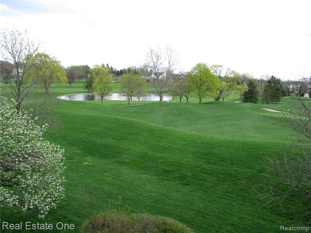 938 Golfview Court Rochester Hills, MI 48307 - Photo 8 of 44
