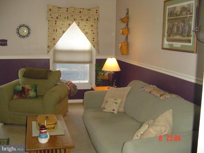 3517 Santee Road Nottingham, MD 21236 - Photo 2 of 16 Living Room