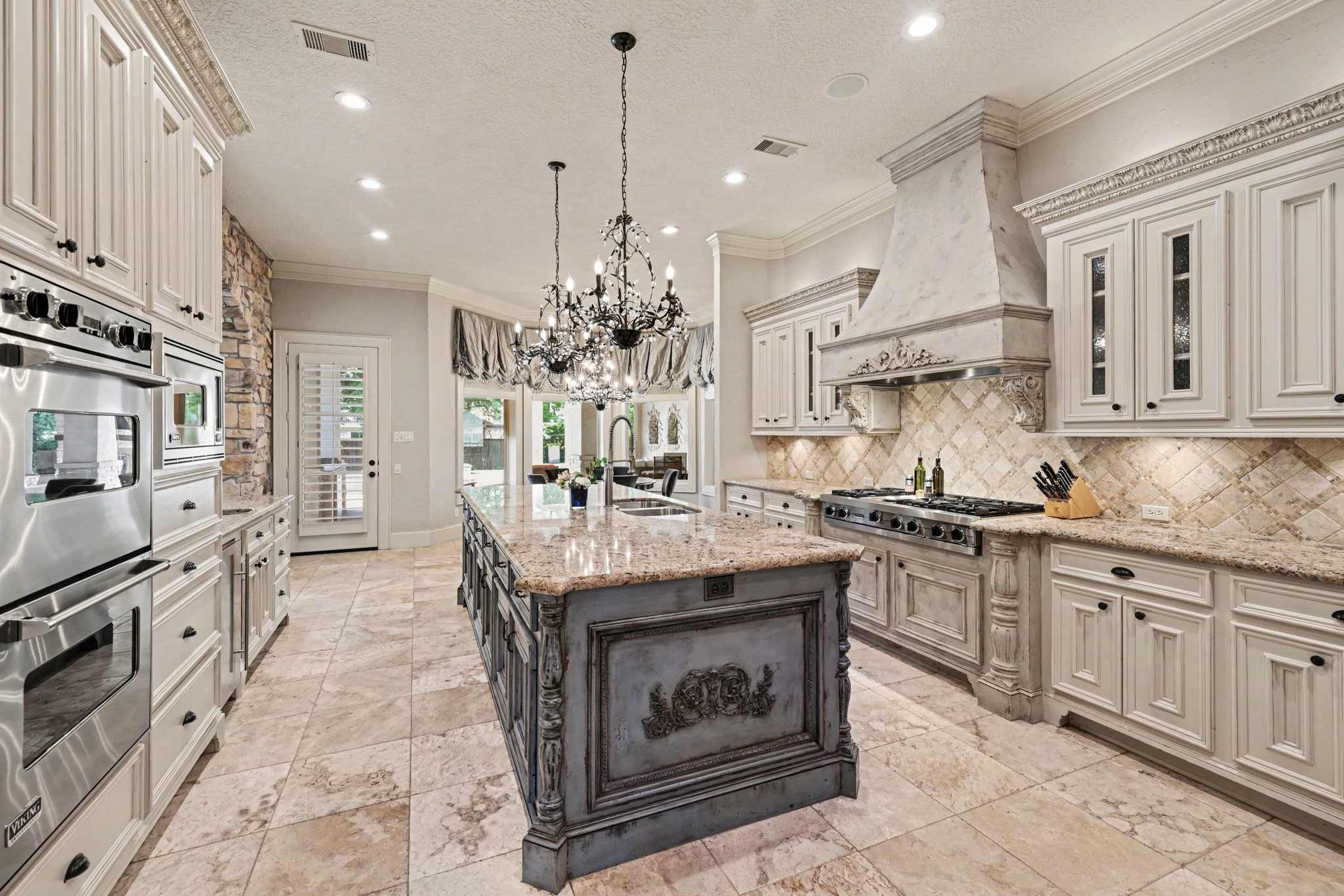 3 Player Ridge Court The Woodlands, TX 77382 - Photo 14 of 50 Full view of this beautifully designed kitchen.
