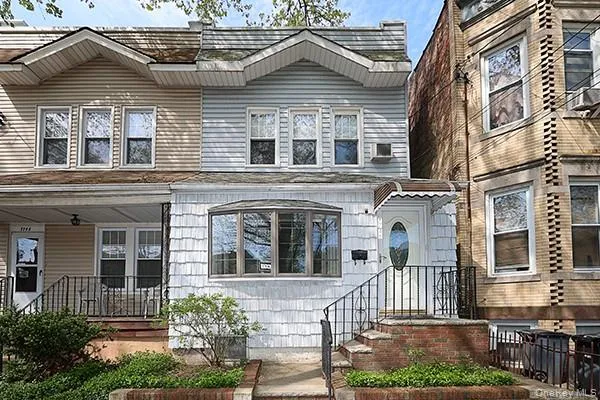 $825,000 | 77-46 79th Place | Glendale