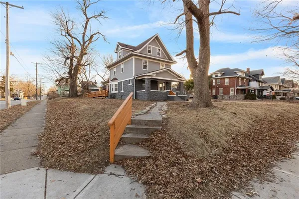 $244,999 | 2961 Lockridge Avenue, Kansas City, MO 64128