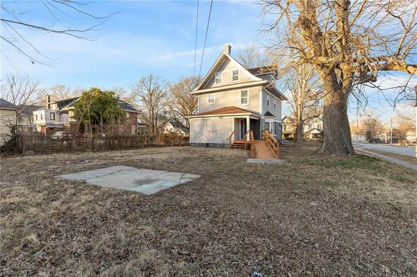 $244,999 | 2961 Lockridge Avenue, Kansas City, MO 64128