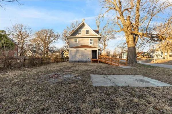 $244,999 | 2961 Lockridge Avenue, Kansas City, MO 64128