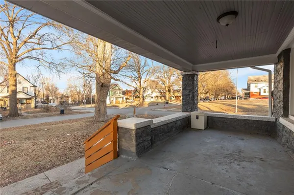 $244,999 | 2961 Lockridge Avenue, Kansas City, MO 64128