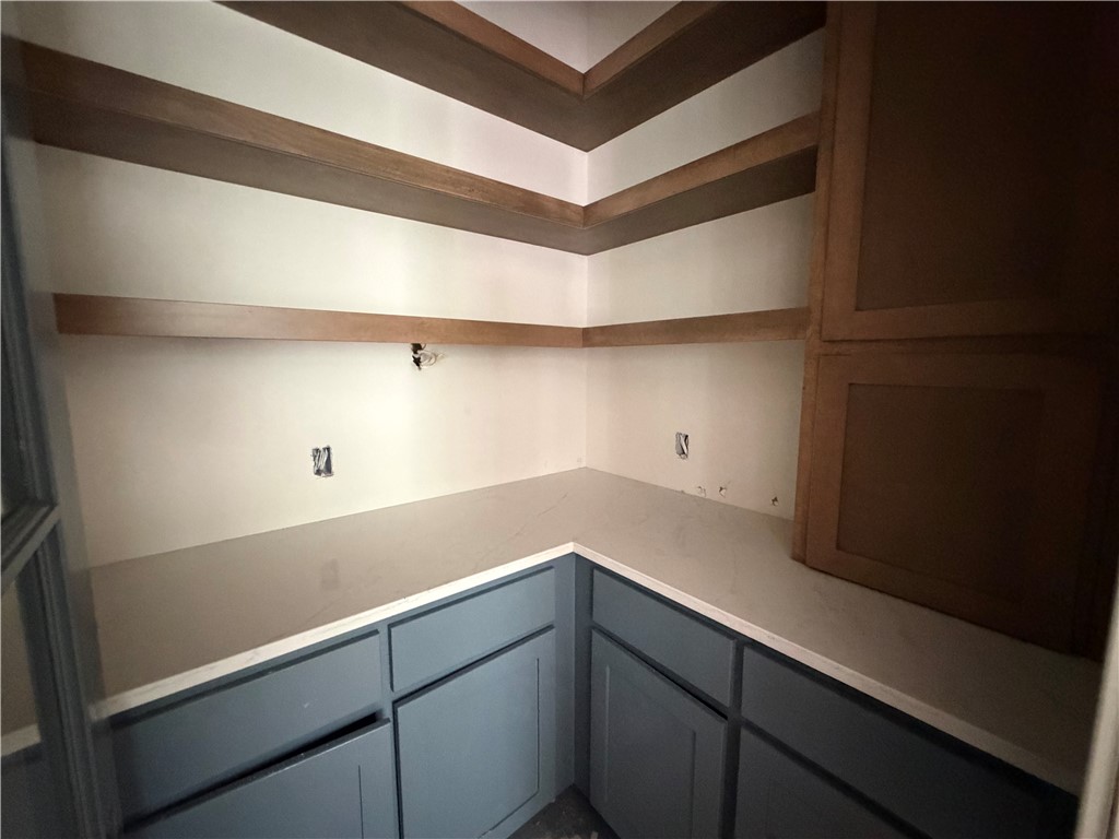 4017 Pacific Crest Way Bryan, TX 77802 - Photo 4 of 20 Butler Pantry