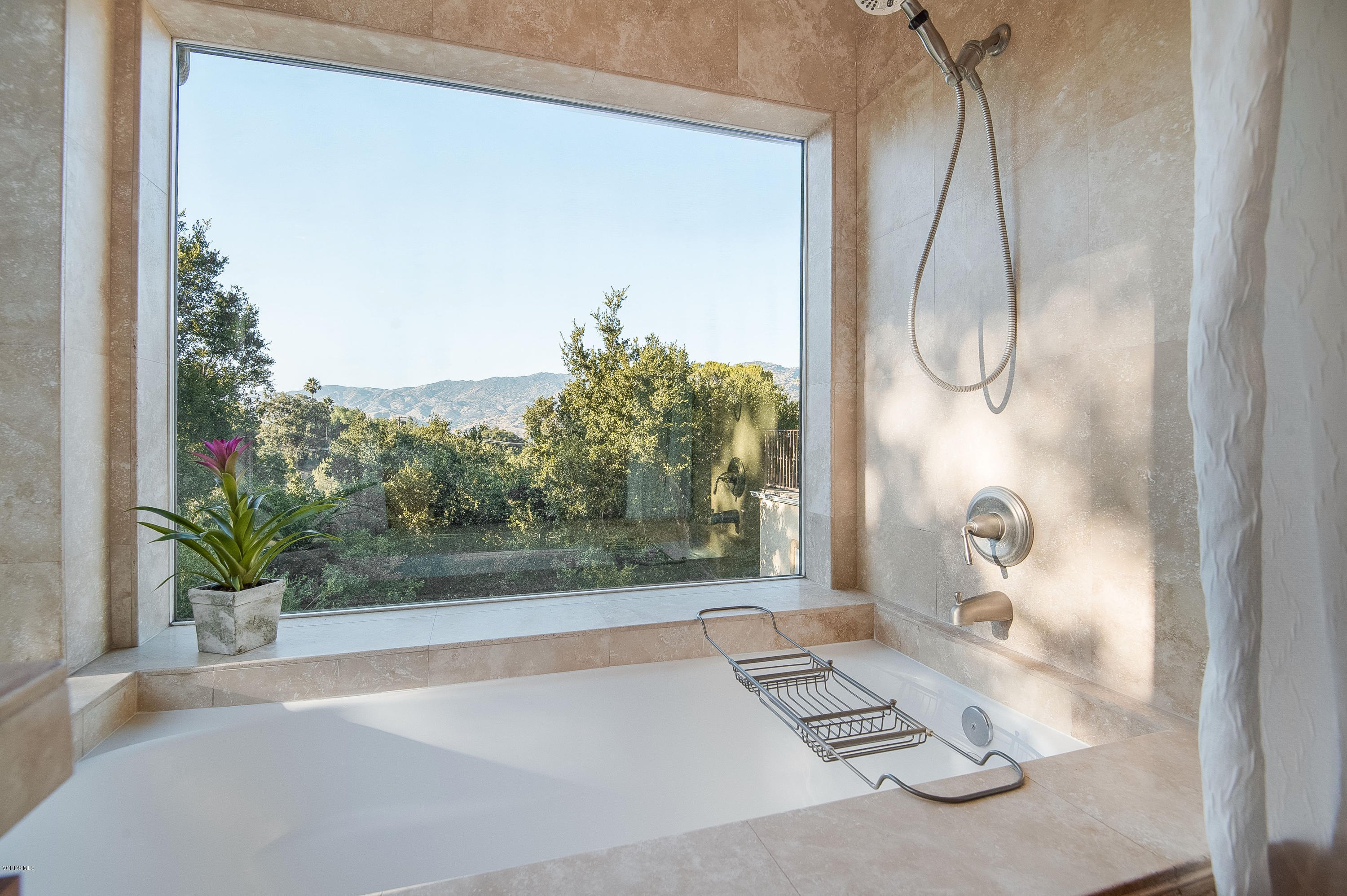 1079 Katherine Road Simi Valley, CA 93063 - Photo 29 of 53 mb3