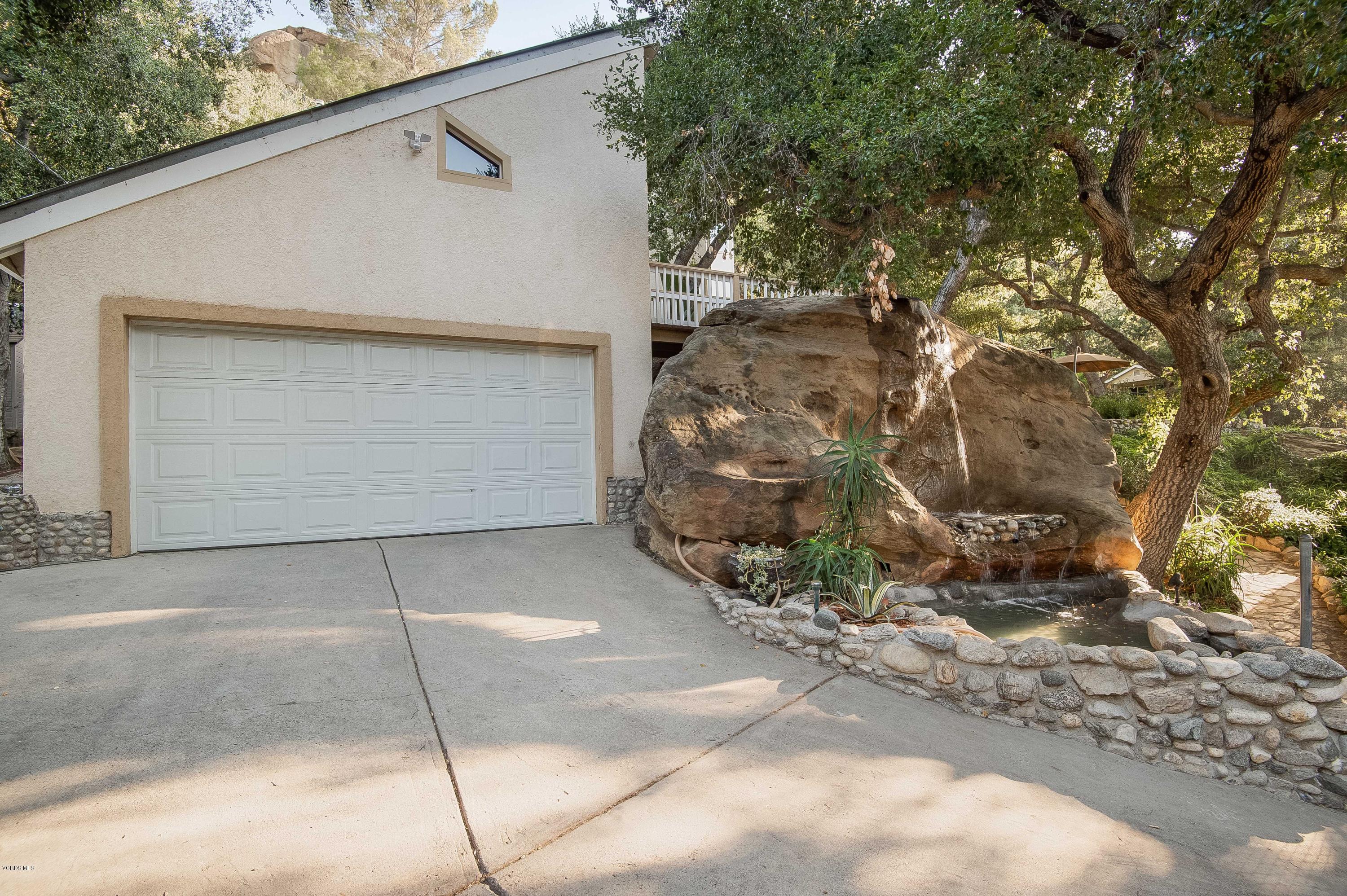 1079 Katherine Road Simi Valley, CA 93063 - Photo 6 of 53 a view of a garage