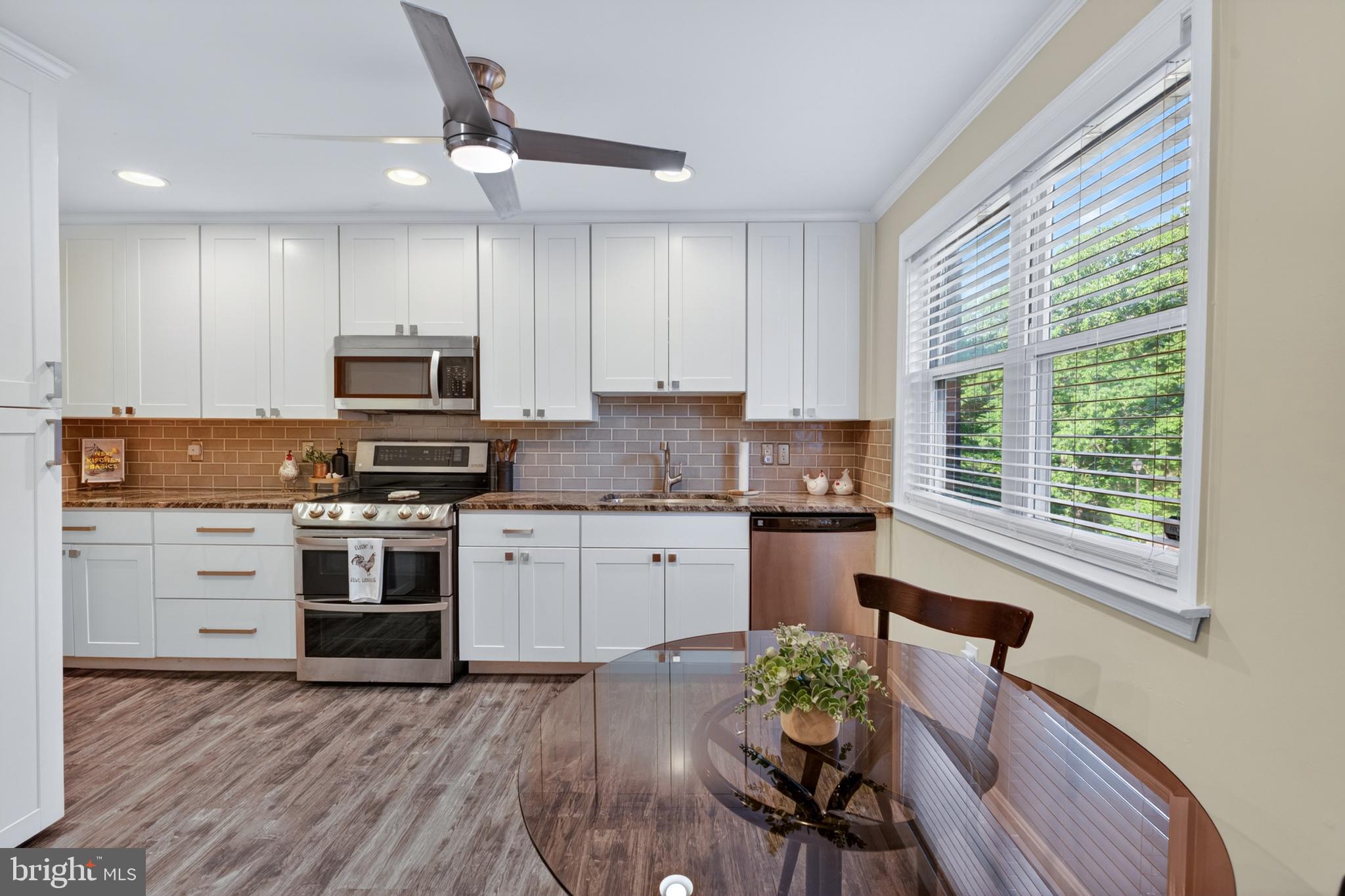 9333 Pan Ridge Road Baltimore, MD 21234 - Photo 4 of 37