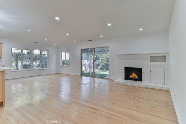 $6,495 | 4420 Noble Avenue, Sherman Oaks, CA 91403