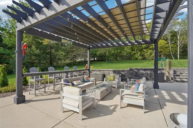 $1,550,000 | 1329 County Rd D, Oregon, WI 53575