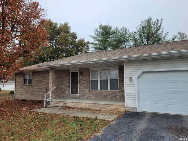 $160,000 | 469 Main Street, Radom, IL 62808