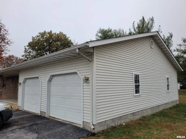 $160,000 | 469 Main Street, Radom, IL 62808