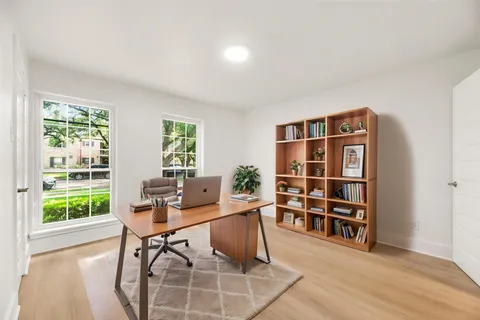 $375,000 | 13194 Trail Hollow Drive, Unit 3194, Houston, TX 77079