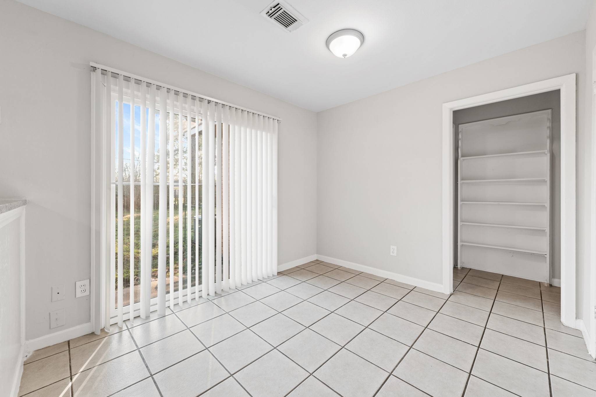 11218 Rebel Road Houston, TX 77016 - Photo 5 of 13