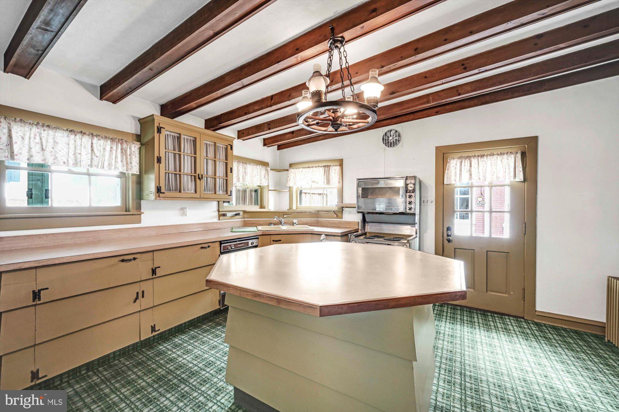 182 East Main Street Adamstown, PA 19501 - Photo 22 of 32 V3