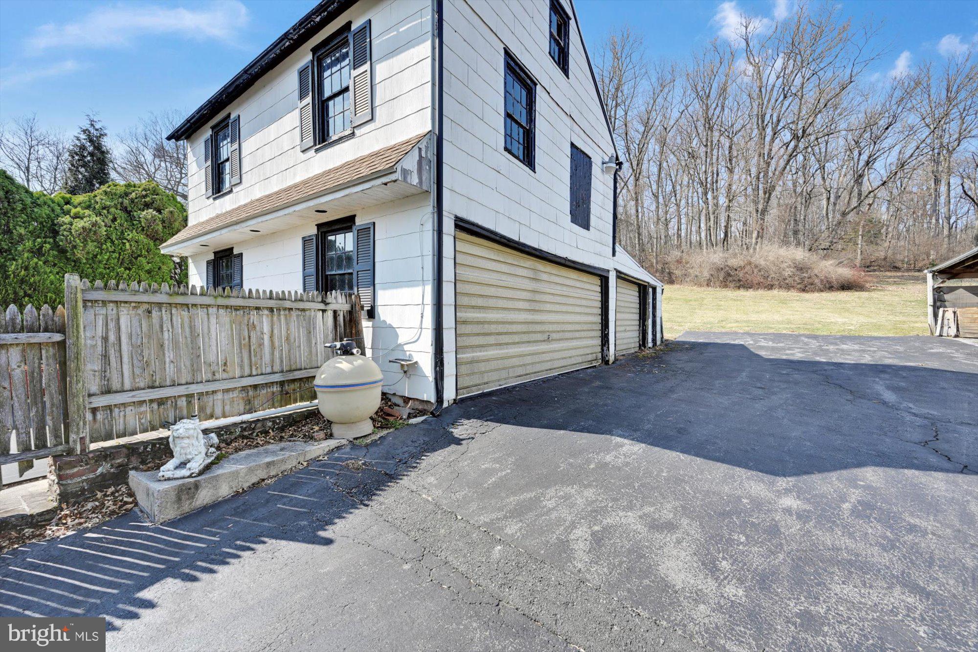 182 East Main Street Adamstown, PA 19501 - Photo 5 of 32 Garage