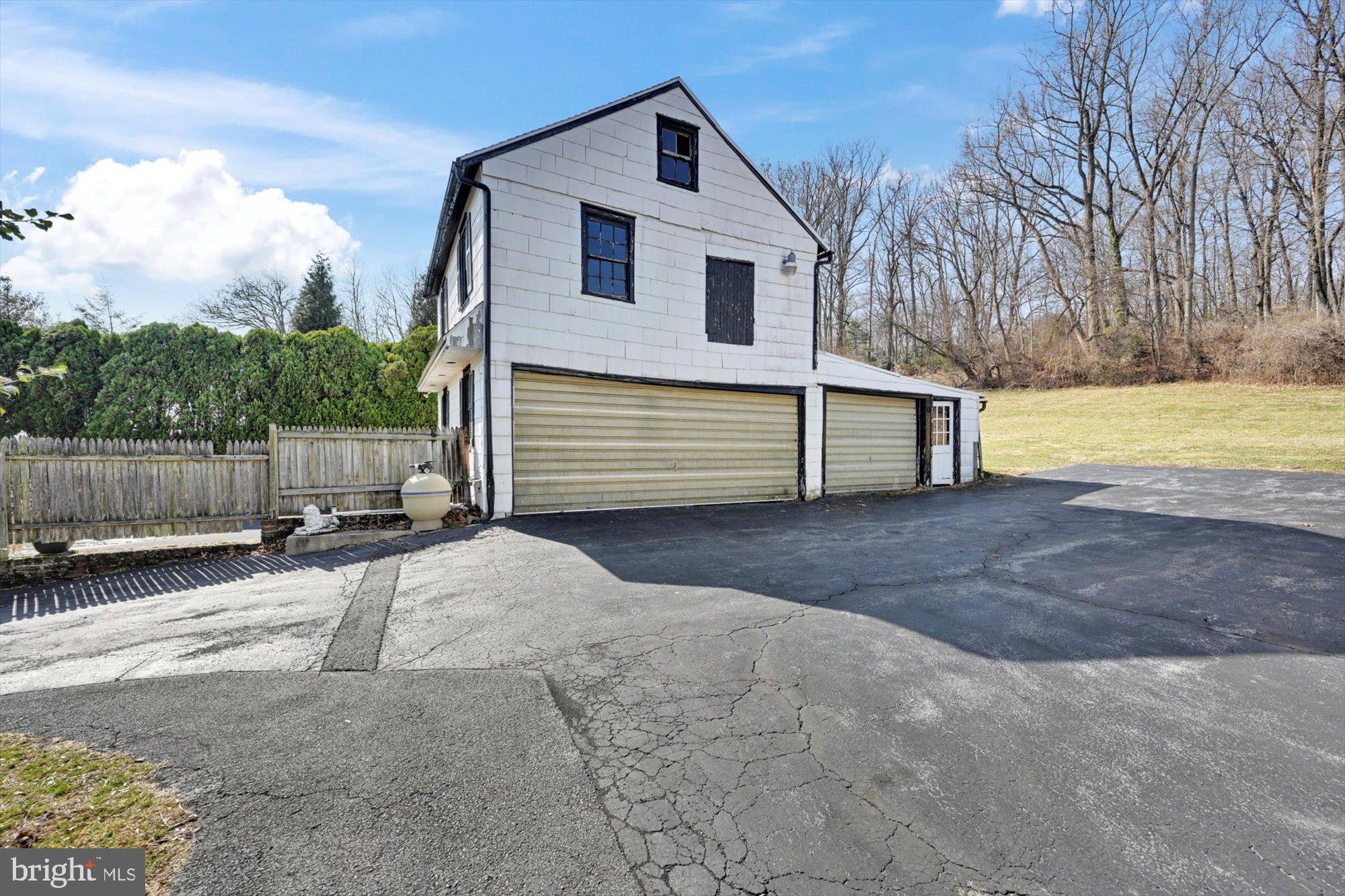 182 East Main Street Adamstown, PA 19501 - Photo 6 of 32 V2