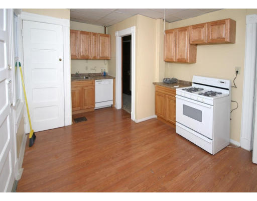 26 Lafayette Street Springfield, MA 01109 - Photo 3 of 14 Gallery Image 3