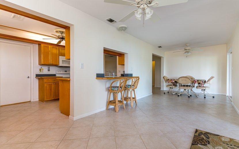 2211 Southwest Roma Way Boynton Beach, FL 33426 - Photo 10 of 27 10