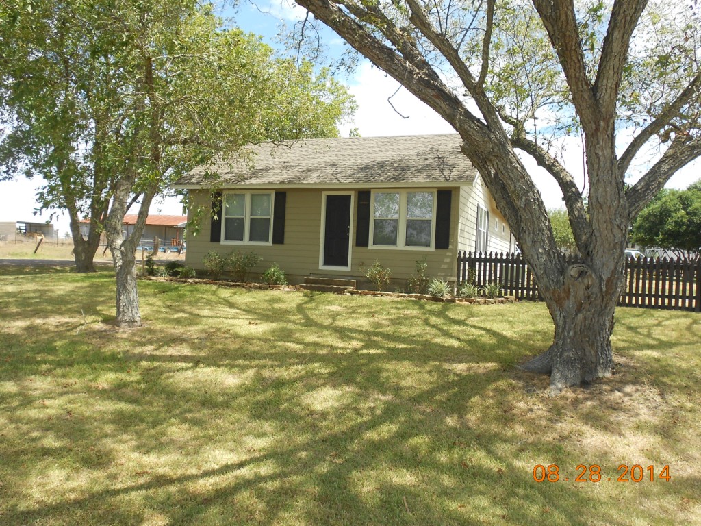 202 Klesel Road, Unit D Schulenburg, TX 78956 - Photo 1 of 1 Gallery Image 1