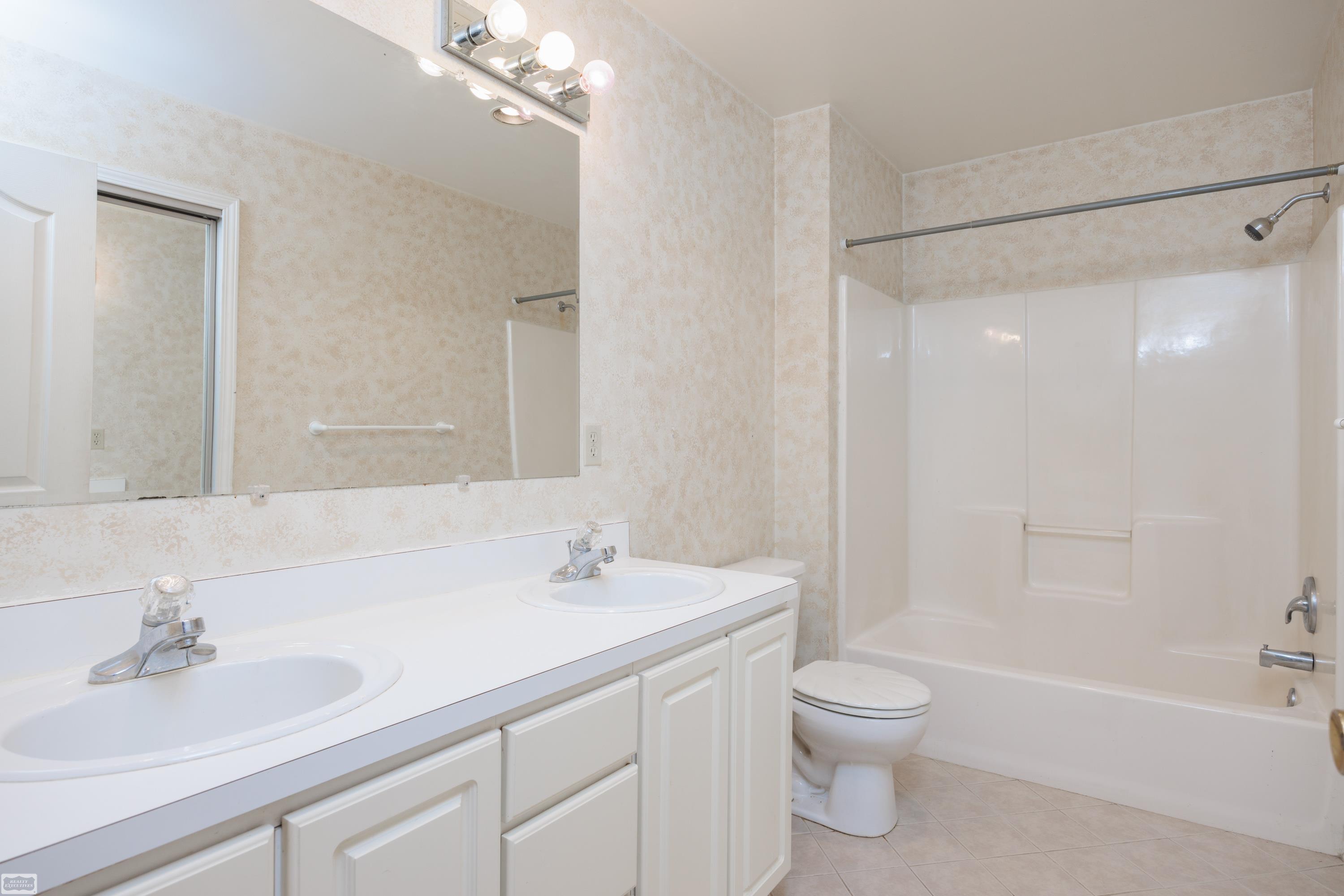 23251 McPhall Road Armada, MI 48005 - Photo 24 of 39 50118336-24.JPG