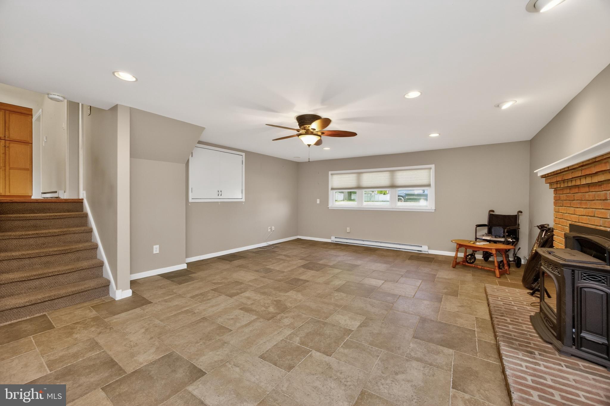 726 Claire Road Warminster, PA 18974 - Photo 10 of 36