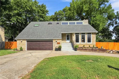 $399,900 | 5304 Queal Drive, Shawnee, KS 66203