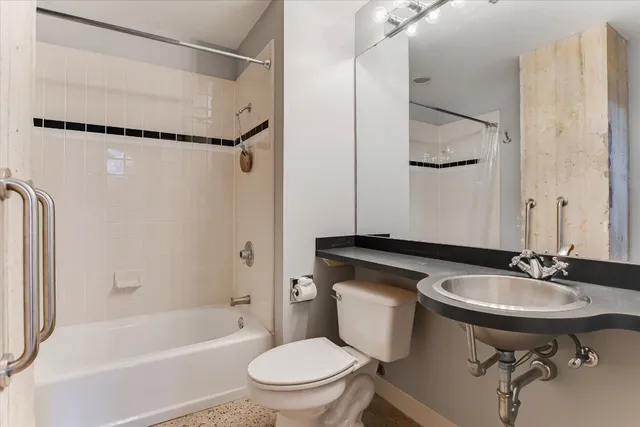 $349,000 | 710 Colorado Street, Unit 2D, Austin, TX 78701