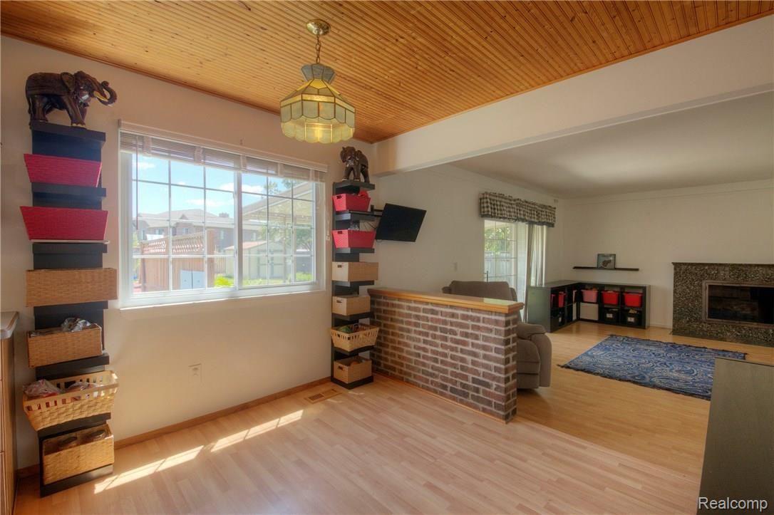 7398 Kingsbridge Road Canton, MI 48187 - Photo 16 of 47 17 Nook.jpg