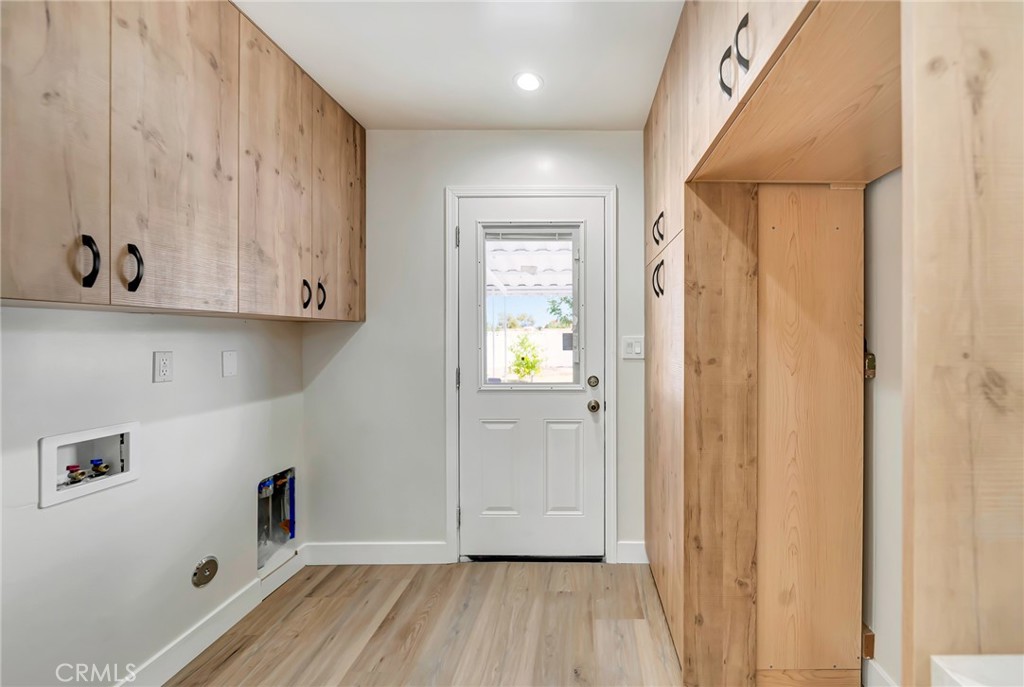 6512 Franrivers Avenue West Hills, CA 91307 - Photo 8 of 33 a view of cabinets and wooden floor