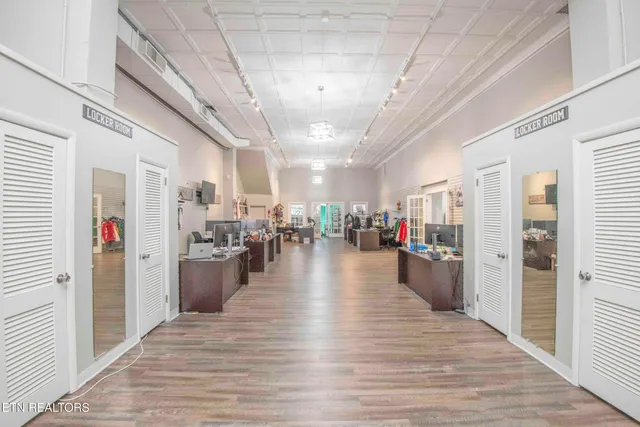 $2,500 | 428 North Roane Street, Harriman, TN 37748