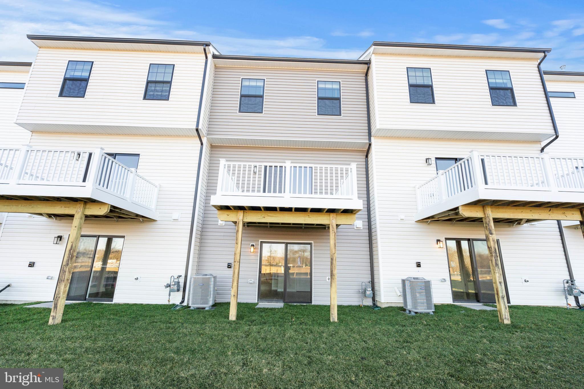 7528 Fern Gully Way Brandywine, MD 20613 - Photo 4 of 4 front view of a house with a yard