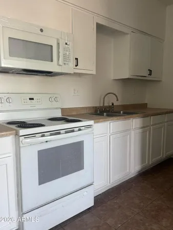 $850 | 197 West Saragosa Street, Unit 3, Chandler, AZ 85225