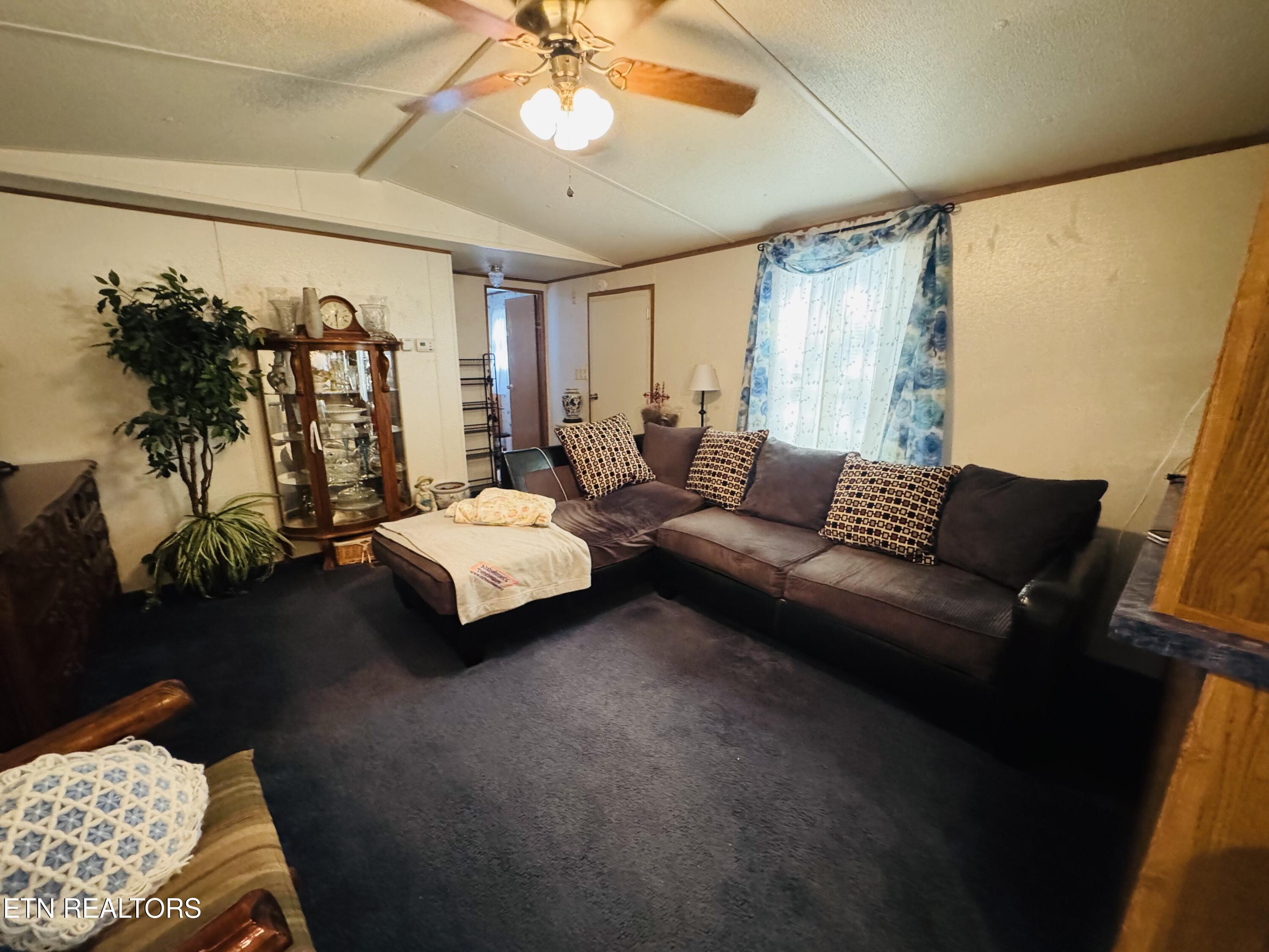 9923 Old Chestnut Ridge Road Heiskell, TN 37754 - Photo 4 of 18 FullSizeRender