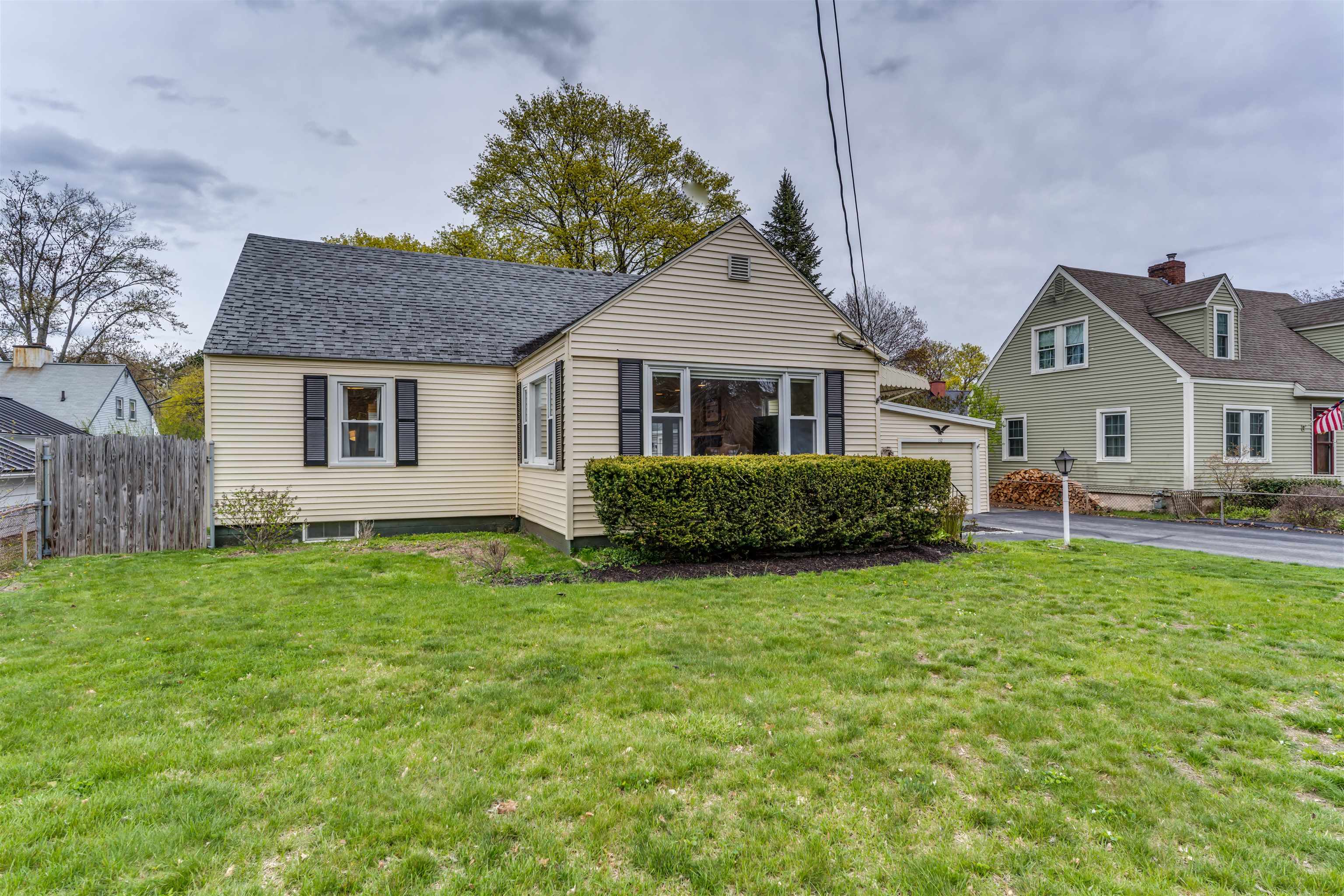 132 Rogers Road Kittery, ME 03904 - Photo 2 of 34