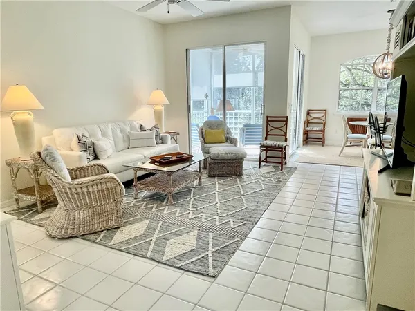 $9,000 | 1460 Winding Oaks Circle West, Unit 104, Vero Beach, FL 32963