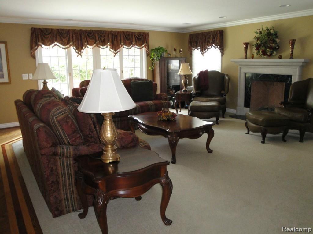 14 Rathbone Place Grosse Pointe, MI 48230 - Photo 4 of 34 Family Room